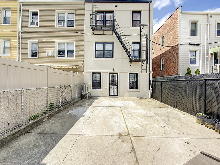 22-31 47th St #1 — Photo 3