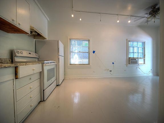 5th image of 742 Windsor Ln #1
