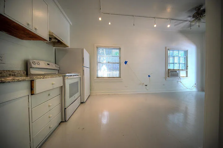 742 Windsor Ln #1 — Photo 5