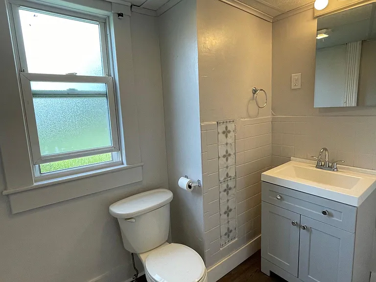 801 Livingston Ave #1 — Photo 4