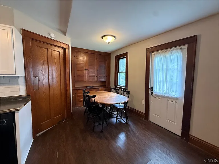 936 Lancaster Ave — Photo 14