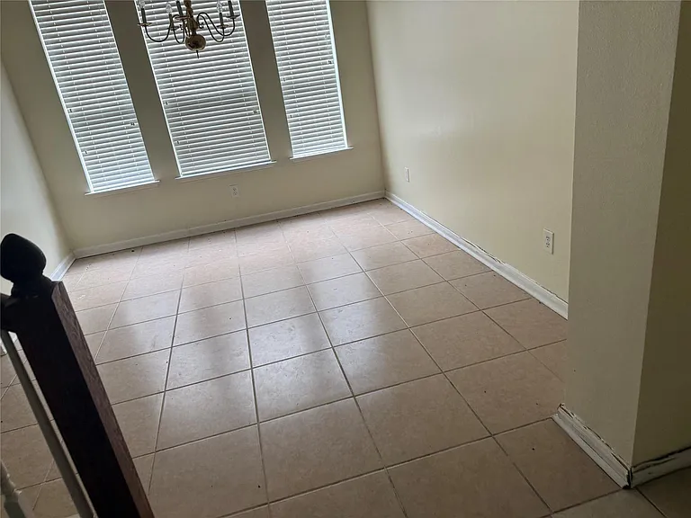 2511 Pine Shadows Dr — Photo 8
