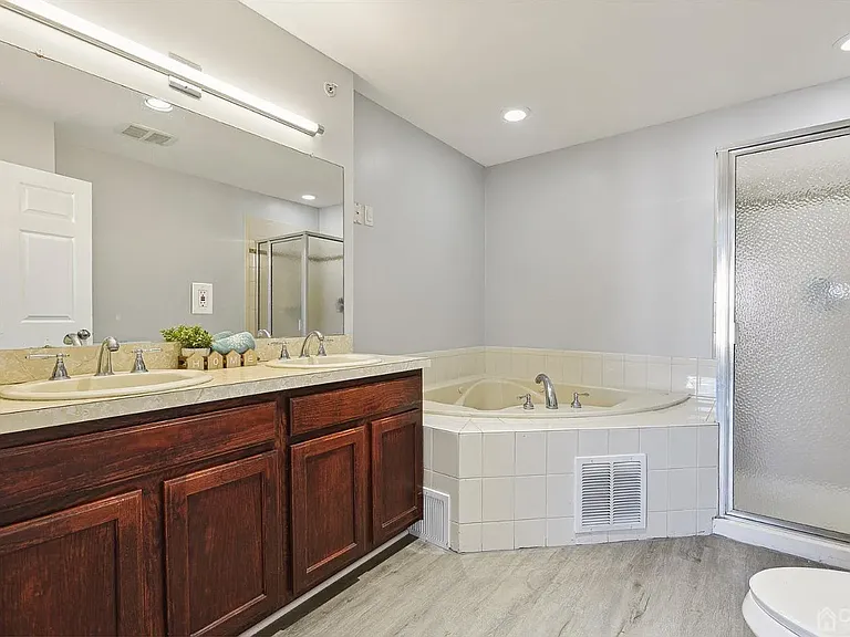 194 Pinelli Dr — Photo 22