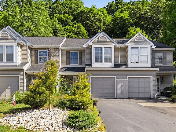 2nd image of 231 Commons Dr
