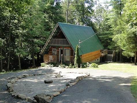 1st image of 64 Phyllis Dr