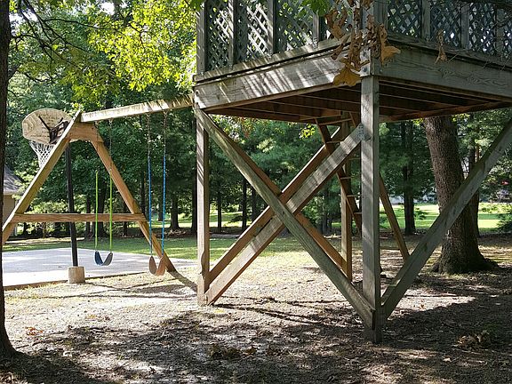 Fun 'Play Fort' / swing set