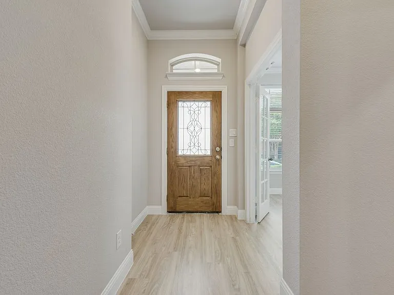 1127 Piedmont Ln — Photo 5