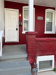 2nd image of 1504 W 3rd St