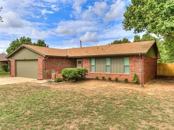 1701 Greenway Ave, Yukon, OK 73099