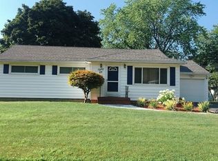 80 Stanridge Ct, Rochester, NY 14617