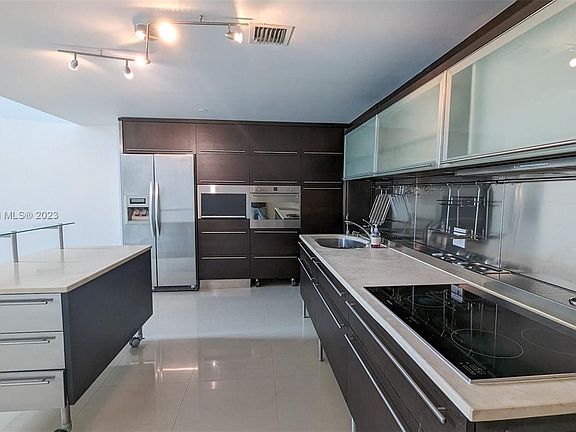 5th image of 6000 Collins Ave APT 101