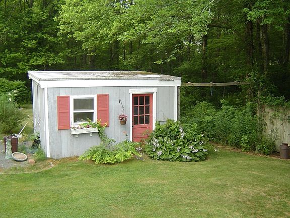 3rd image of 15 Brookwood Dr