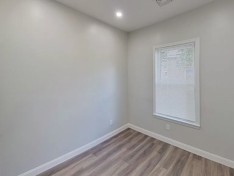 23 Oakwood St #2 — Photo 8