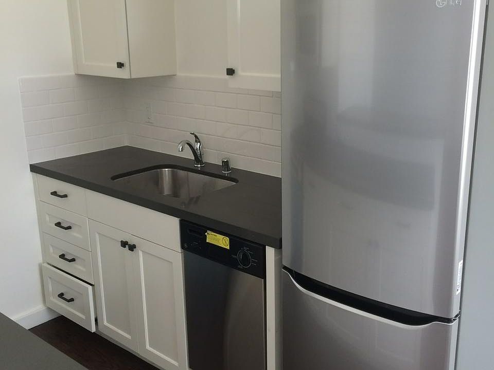2nd image of 1406 Garden St APT 6