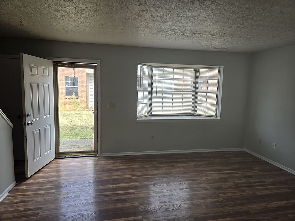 1st image of 969 Cross Country Dr W