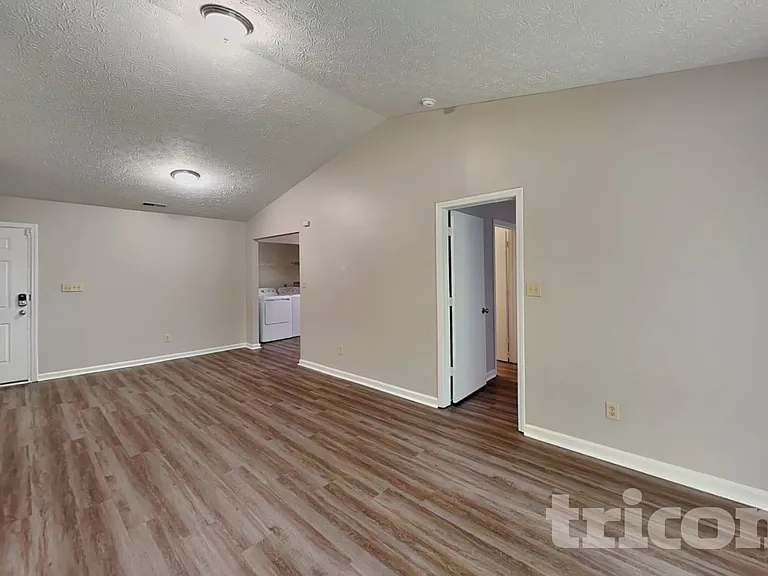 7112 Spurrington Cir — Photo 4