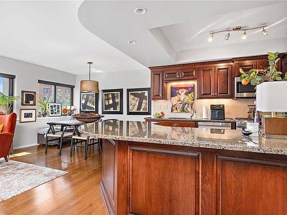 3rd image of 803 W 48th St APT 504