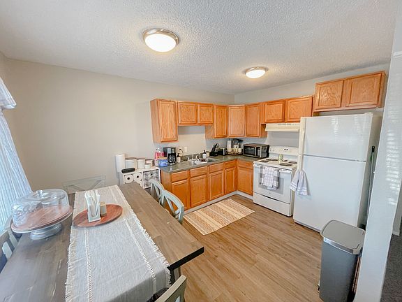 3rd image of 334 S Archdale Dr