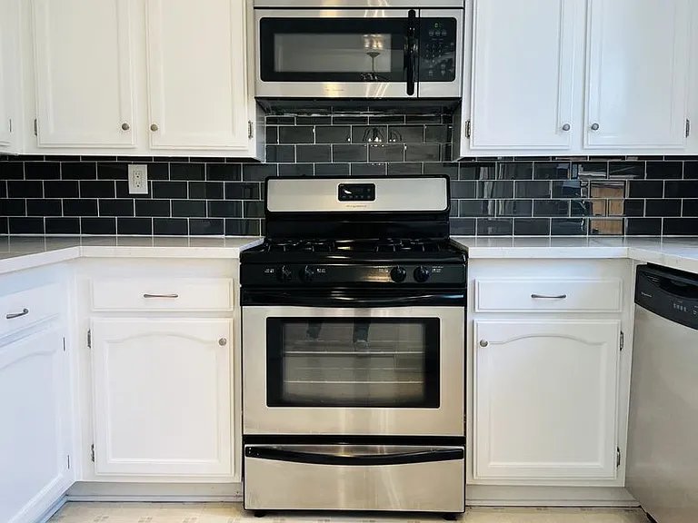 1171 Stanford St #4 — Photo 6