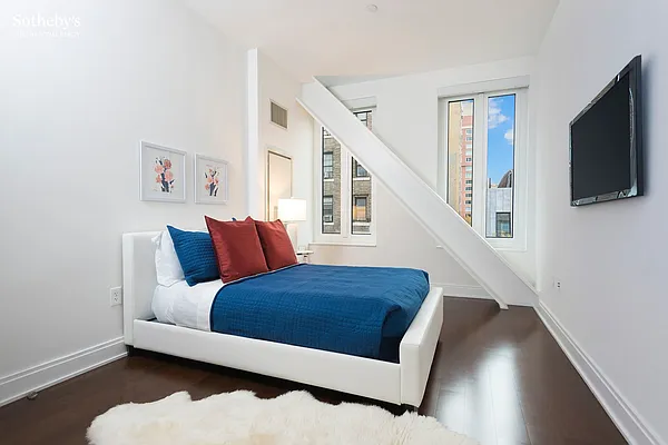 Sold by Sotheby's International Realty | media 8