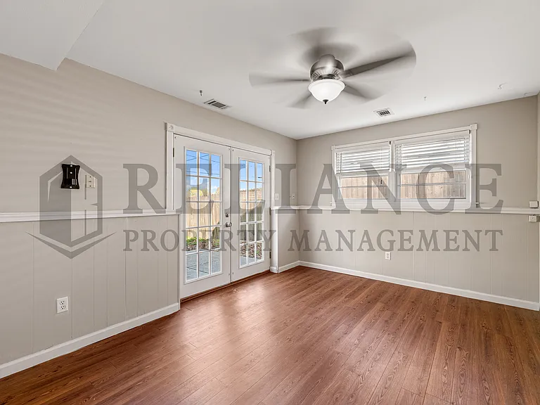 1440 N Community Dr — Photo 20