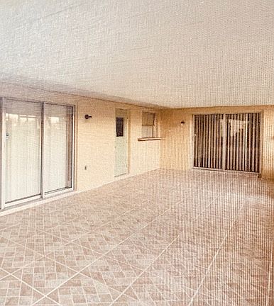 5th image of 8119 Banyan Blvd
