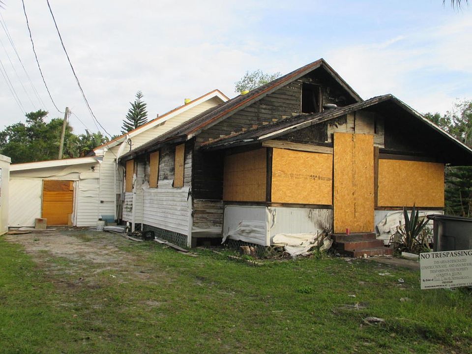 127 S Dixie Front