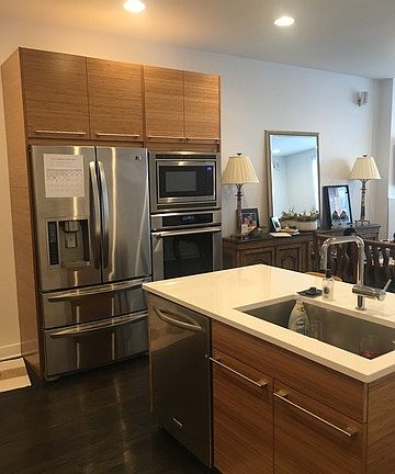 2nd image of 922 N Hermitage Ave #2