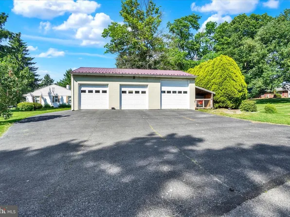 2320 Emig Mill Rd, Dover, PA 17315