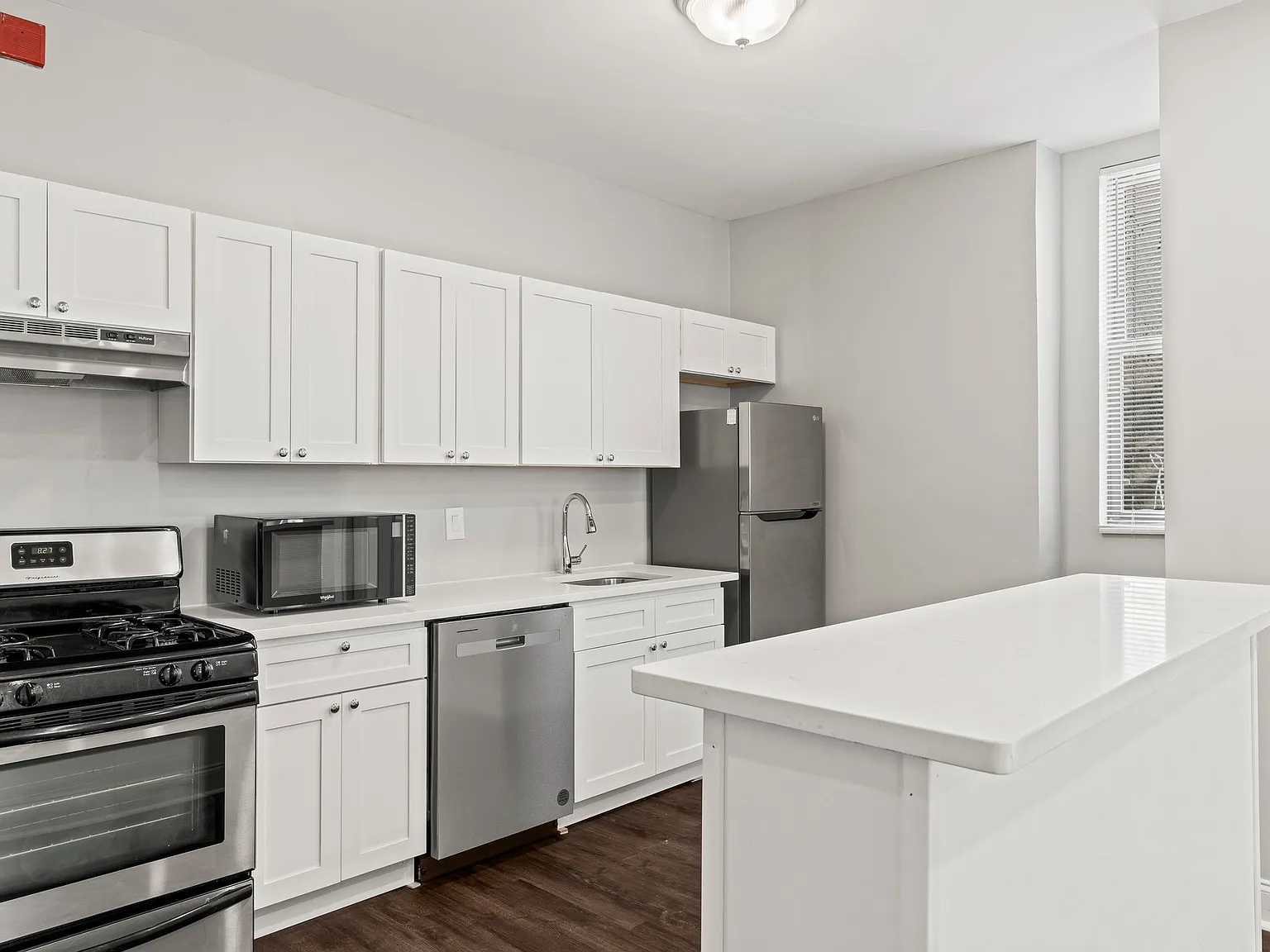 2 bed, 1200 sqft, $1,650 — Photo 2