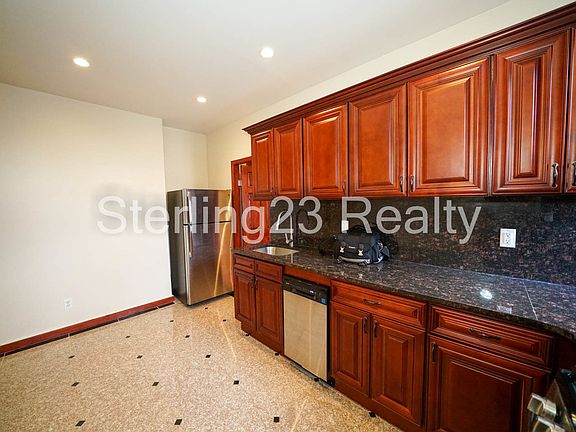 3rd image of 31-06 38th St #18F