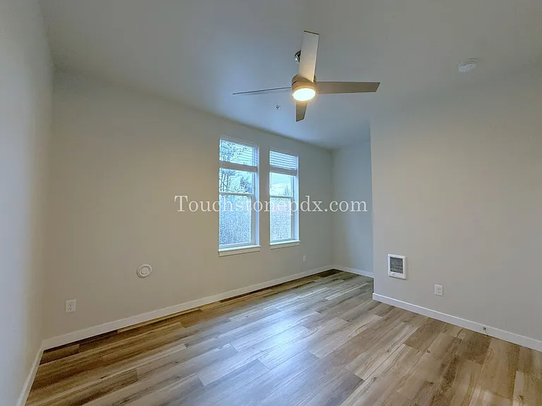 3323 SE 87th Ave — Photo 51