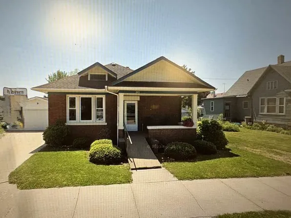 209 West Chapel Street, Dodgeville, WI 53533