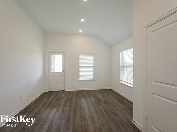 3rd image of 32330 Melbrooke Dr