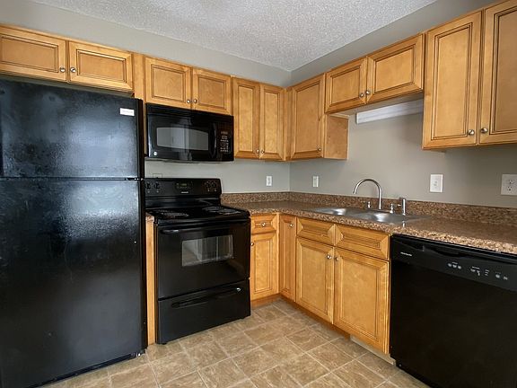 4th image of 541 Patriot Park Ct