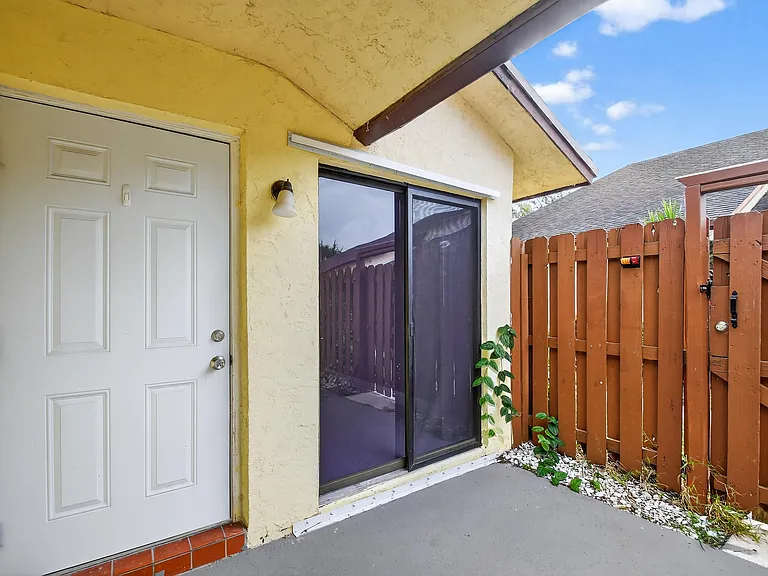 484 Springdale Cir #48D — Photo 42
