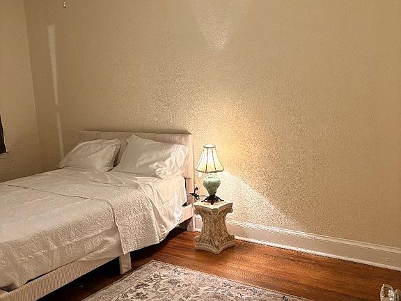 2nd image of 1645 V St SE APT 1