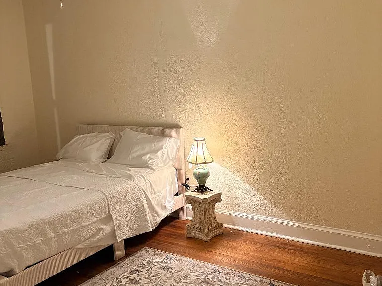 1645 V St SE #1 — Photo 2