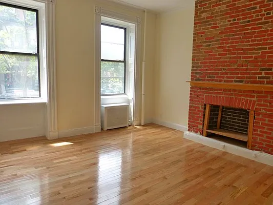 Rented by Joanne Gay Realty Inc | media 32