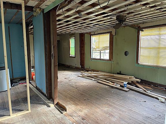 2nd image of 329 Washington Ave