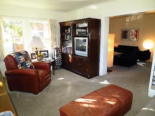 3rd image of 750 N Forest Ave