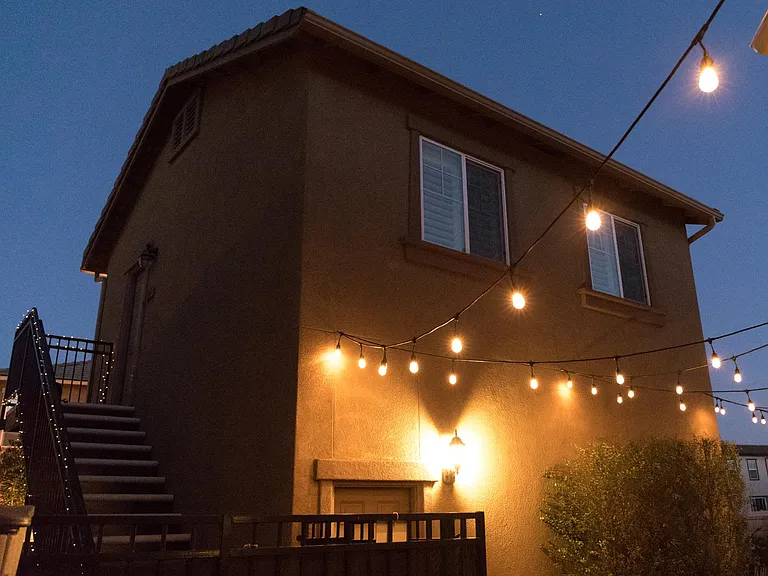 3400 N Oxnard Blvd — Photo 11