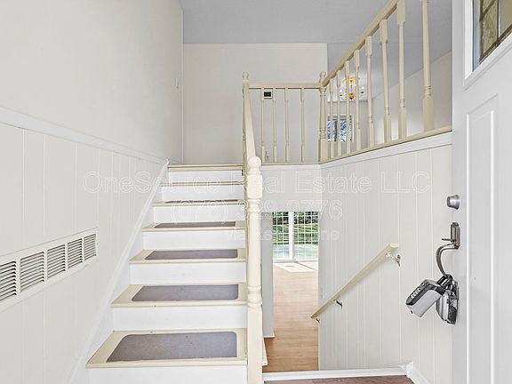 5th image of 4410 Carrollwood Dr