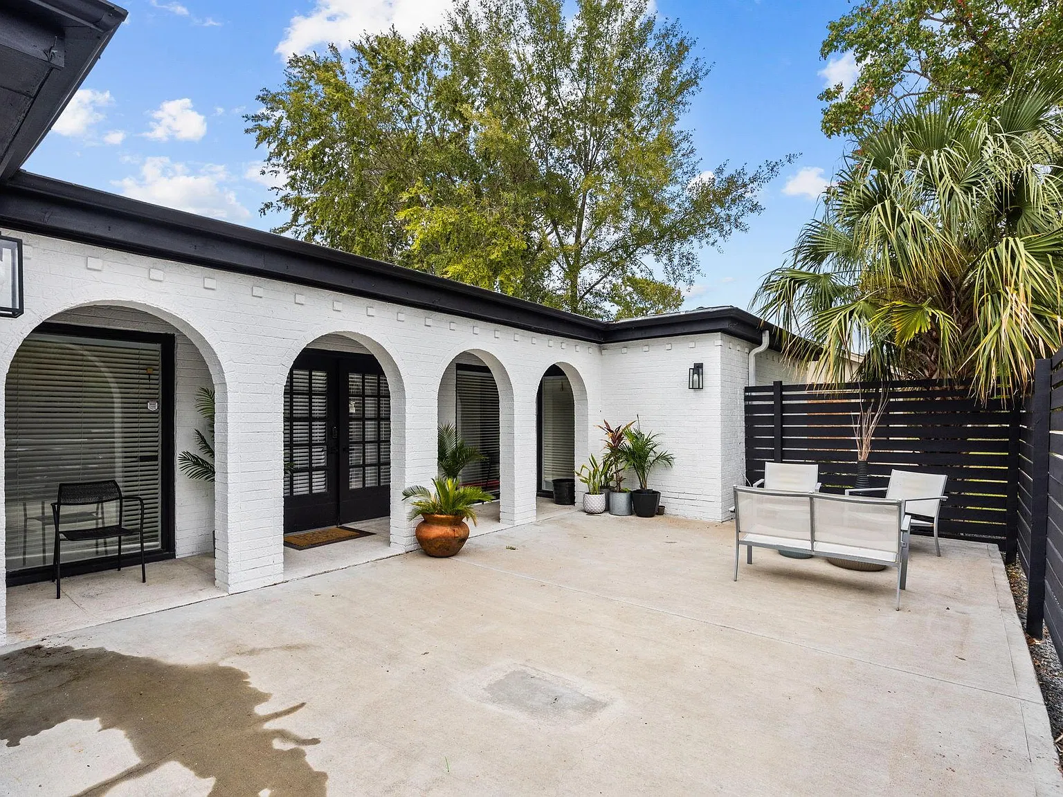 4 bed, 3.0 bath, 2130 sqft, $3,500 — Photo 3