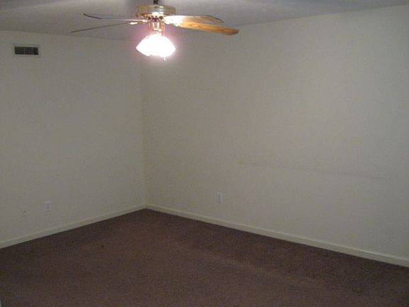 2nd image of 628 Courtland St