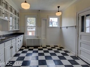 4321 7th Ave APT 1, Rock Island, IL