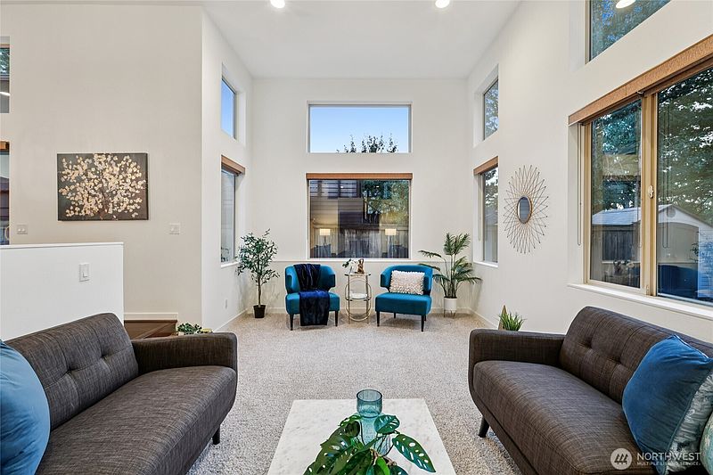 4th image of 1018 NE 103rd Street