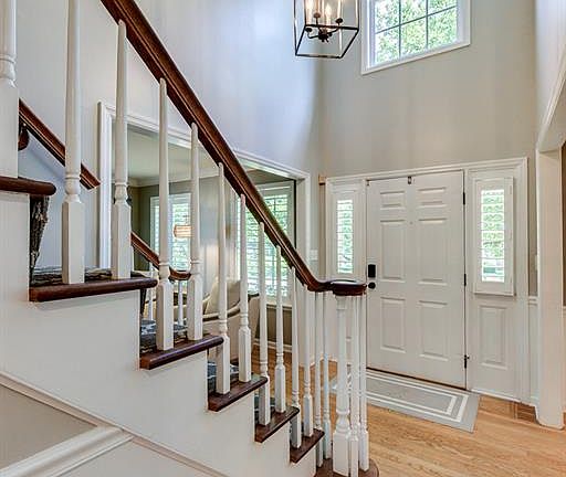 3rd image of 420 Woodview Manor Ln
