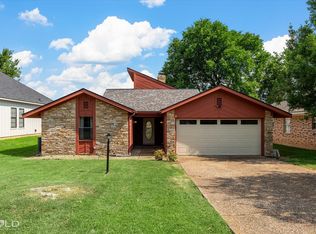 223 S Parkridge Dr, Haughton, LA 71006