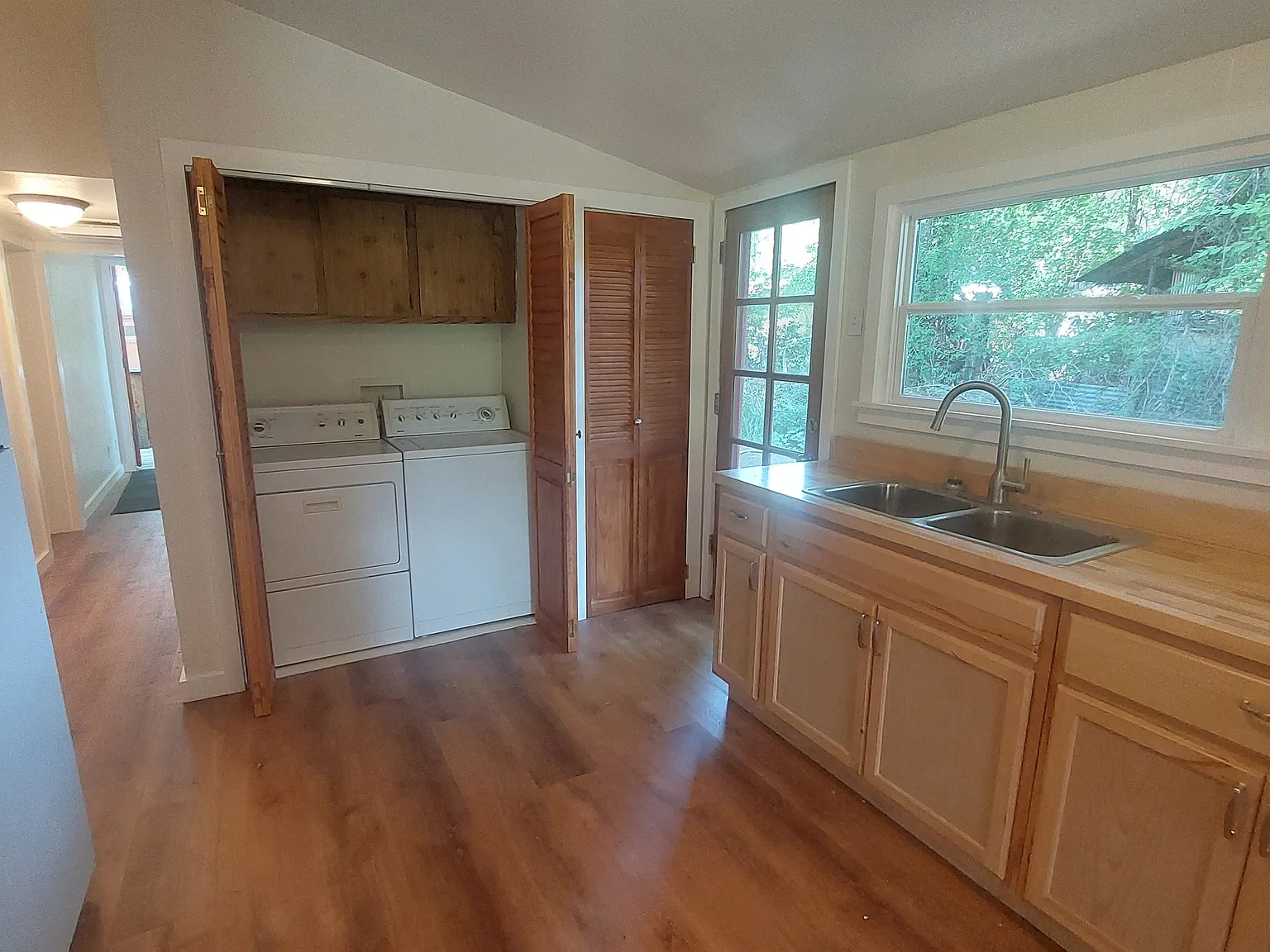 1 bed, 1000 sqft, $1,600 — Photo 4